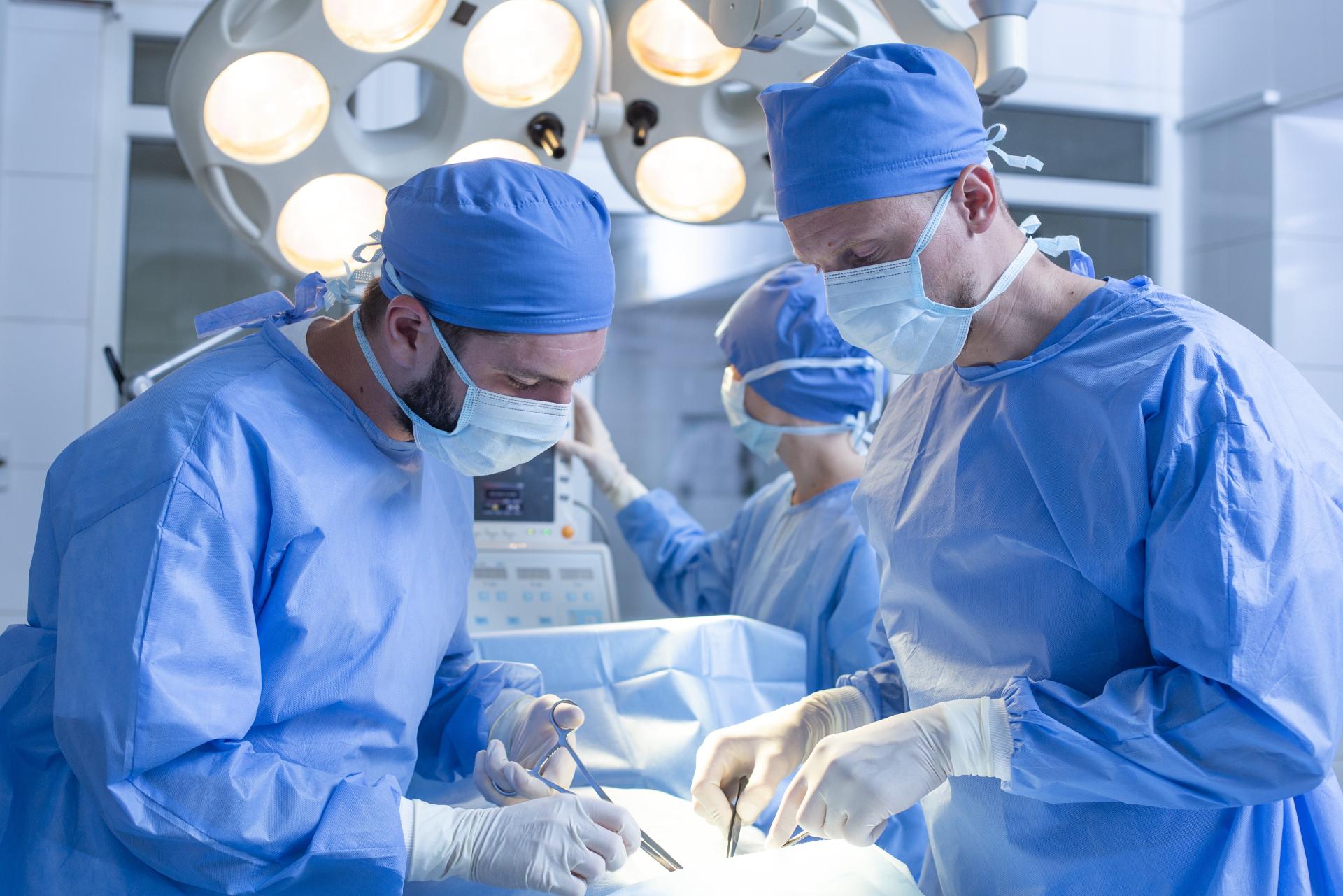 「漢方薬」とは、漢方医学の考え方に基づいて、様々な生薬を組み合わせて作られる薬です。